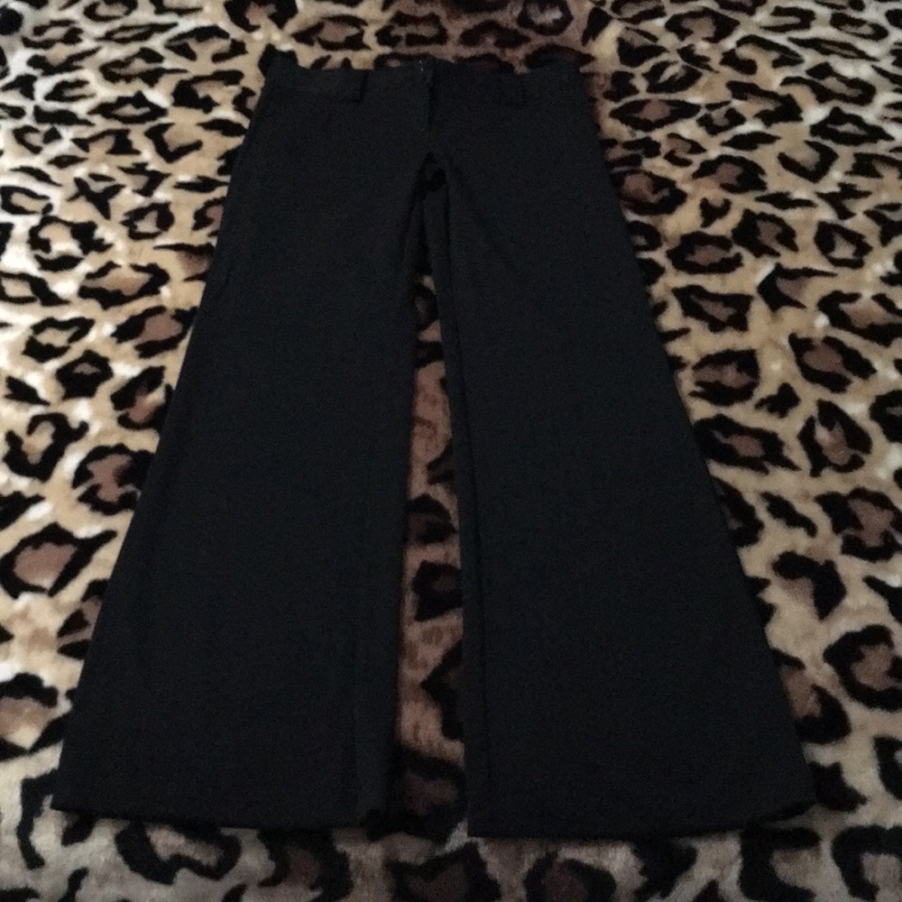 Gently used Wrapper slacks size 7 in black